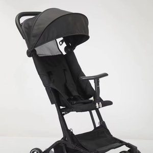 LiaベビーベビーカーbyグリーンライオングリーンライオンLia - Product Image 1