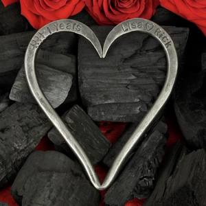 Heart Shaped Design Aluminium <b>Trivet</b> With Premium Quality <b>Metal</b> <b>Trivet</b> and Mats for Table And Kitchen Decoration Use - Product Image 1