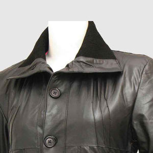 Chaqueta de cuero PU para exteriores para mujer personalizada de alta calidad Color sólido con el mejor material para la temporada de otoño - Product Image 5