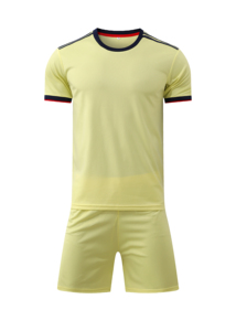 Uniforme de football personnalisé Uniforme de football entièrement sublimé Tissu à séchage rapide Impression personnalisée Vêtements de football en plein air Sports - Product Image 4