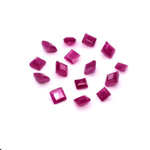 Rubis naturels africains non traités, calibrés, carrés, 5 mm, 6 mm, qualité AAA pour bijoux, traités thermiquement, certifiés IGI, variété rouge rose - Product Image 4