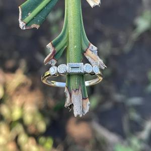 IGI Baguette Lab Créé Bague en Diamant 10K Or Lab Grown Bague en Diamant pour Mariage et Bague de Fiançailles ou Bande - Product Image 3