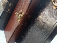 Revues en cuir sur mesure avec des motifs de thème celtique, y compris le loup, Double Dragon , Celtic Star fait avec du vieux papier look