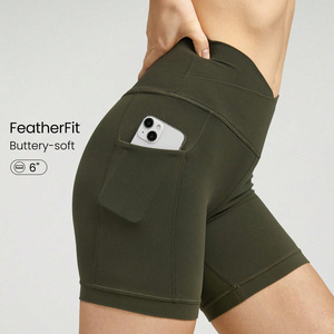 กางเกงโยคะผู้หญิงขายส่ง ระบายอากาศได้ดี ผ้าโพลีเอสเตอร์/สแปนเด็กซ์ เอวสูงไขว้ ดีไซน์บาง มีกระเป๋าข้าง ขอบกางเกงยืดหยุ่น สไตล์สตรีทแวร์ - Product Image 6