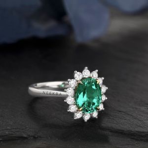 Style victorien 7*9mm ovale coupe laboratoire cultivé bague émeraude couleur verte bague en pierres précieuses forme ovale émeraude argent bague à la main - Product Image 3