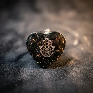 Pendentif Cœur en Tourmaline Noire Orgone Feng Shui Fait Main Écologique, Pierre Précieuse Agate, Main de Hamsa – Vente en Gros Fabricant - Product Image 4