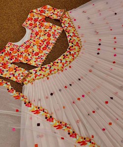 Belle couleur violette nouveauté dernière broderie de créateur travail Lehenga Choli pour femme indienne en vêtement ethnique - Product Image 2