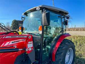 Tractor de Ruedas Massey Ferguson 1735M 4WD 2019, Nuevo y Usado, Potencia Nominal de 35 HP, Motor Principal, Engranaje Incluido para Inspección con Video - Product Image 5