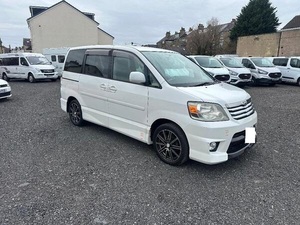 TOYOTA NOAH d'occasion, conduite à gauche/droite - Product Image 6