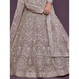 Precioso Vestido de Novia Lehenga Choli de Tul Suave Bordado en Lila con Dupatta - Product Image 6