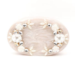 Bolso de Mano Hecho a Mano con Cristales y Resina, Diseño de Moda, Hecho en India - Product Image 1