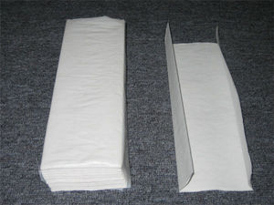 Serviettes en papier pour toilettes, 2 plis, en pâte de bois recyclée, écologiques, absorbantes, pliage en C, sans mandrin, vente en gros directe usine Vietnam - Product Image 5