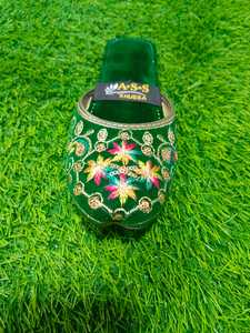 Chaussures Khussa pour femmes, design Gota Patti personnalisé, Khussa Punjabi, Khussa pour femmes, plates, légères, couleurs mélangées, Khussa pour mariage, Mehndi - Product Image 2