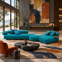 Canapé modulaire design moderne en bleu sarcelle, profil bas, en coton et lin, avec table d'appoint pour villa de luxe