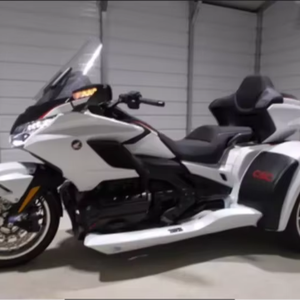 Motocicleta de Turismo Triciclo Honda Goldwing DCT Tour CSC 2025 Lista para Usar, en Venta - Product Image 1