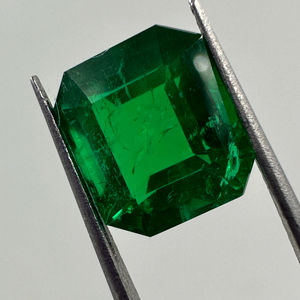 4,03 quilates Color verde vivo La mejor calidad Natural Zambian Premium Grade Piedra preciosa suelta Corte Esmeralda para uso de joyería de gama alta - Product Image 1