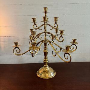 Portavelas de latón duradero 5-Batti creado para la decoración festiva de Pooja y las necesidades de iluminación de reuniones religiosas - Product Image 4