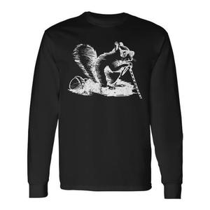 T-shirt vintage a maniche lunghe con stampa di un scoiattolo cieco che si infila un nocciolo, ideale per promozioni - Product Image 1