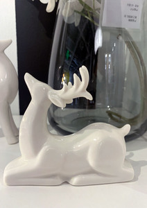 Cerf en émail blanc renne décoratif assis et debout articles de vacances de noël Sculpture de renne objet Figurine décorative - Product Image 6