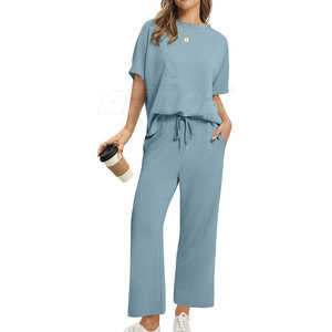 Survêtement d'été polyvalent pour femmes, idéal pour la course à pied et le yoga Survêtement d'été pour femmes avec tissu à séchage rapide - Product Image 1