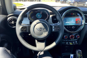 2024 Coo-per SE 2 puertas Hatchback FWD muy limpio - Product Image 4