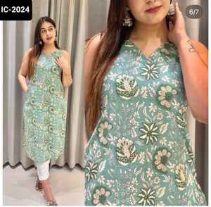 Las últimas mujeres usan Kurtis de algodón sin mangas con estampado digital Kurti para ropa regular y de oficina con Kurtis de talla grande a bajo precio - Product Image 5