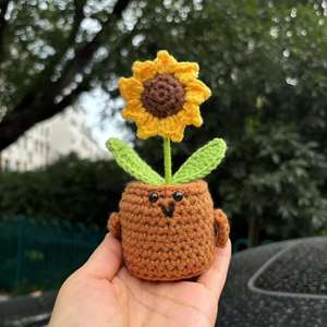 Ornements de plantes en pot tournesol en crochet faits main et personnalisés, en tissu textile, pour le soutien émotionnel, option cadeau en gros - Product Image 3