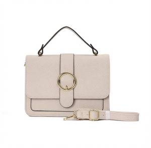 Borsa a Tracolla e Borsetta in Pelle per Donne - Product Image 2