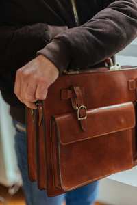 Bolso de Cuero para Hombre - Totalmente Personalizable, Transpirable, Cómodo, de Alta Calidad, Servicio OEM Internacional Disponible, Venta al Por Mayor - Product Image 4