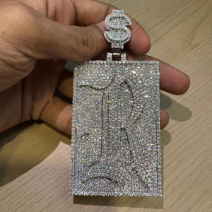 Colgante Iced Out VVS Moissanite Corte redondo Diamante Hip Hop Colgante de piedra de oro blanco para hombres Plata de Ley 925 - Product Image 1