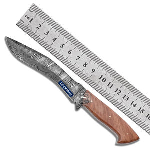 Cuchillo de Caza Damasco Hecho a Mano Personalizado DD-DAM-451, Hoja de Acero Damasco de 0.20 Pulgadas de Grosor, Mango de Madera de Olivo Personalizable OEM - Product Image 2