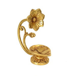 เครื่องอุ่นน้ำมันรูปทรงเรขาคณิตที่ทันสมัยตัวกระจายกลิ่นโลหะสีดำและสีทองการตกแต่งบ้านแบบร่วมสมัยมีจำหน่ายในราคาขายส่ง - Product Image 1