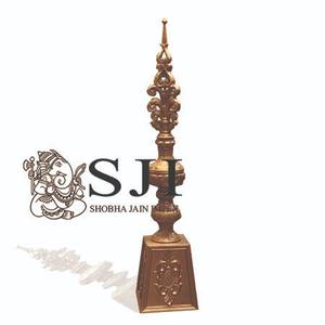 Support traditionnel en plastique renforcé doré pour Diya pour la zone de passage des mariages à Delhi en Inde - Product Image 3