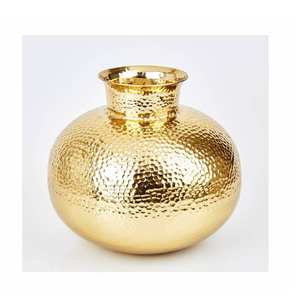 Vase à fleurs en aluminium de style goulot d'étranglement de vente chaude en finition or et cuivre Vase de table modèle en métal Vase en aluminium moderne - Product Image 5