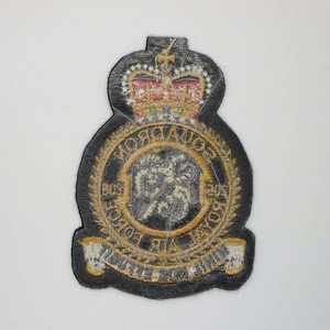 Este es un parche bordado del Real Cuerpo Aéreo (RCA) No. Insignias de alambre de la Escuadrón 617 - Product Image 6