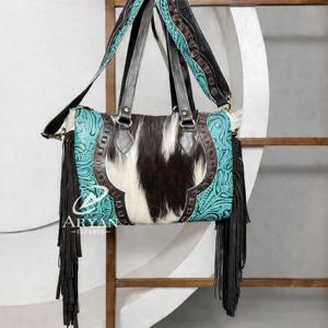 Sac à main en cuir artisanal de grande capacité pour femme, avec porte-armes dissimulé et pompon, sac à bandoulière en cuir de vache - Product Image 1