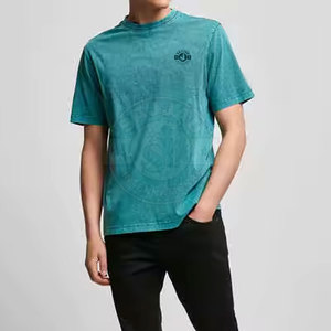 Camiseta con efecto acid wash, tela lavada con tacto suave, perfecta para ropa urbana, conjuntos casuales y uso diario. - Product Image 4