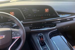 LIMPIO USADO 2024 C a d i l a c Escalade ESV Sport 4WD - Product Image 5