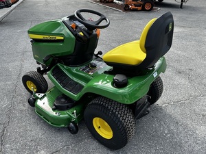 เครื่องตัดหญ้าแบบนั่งขับ John Deere X350 Zero-Turn Radius ใช้เครื่องยนต์เบนซิน พร้อมการรับประกัน 3 ปี - Product Image 5