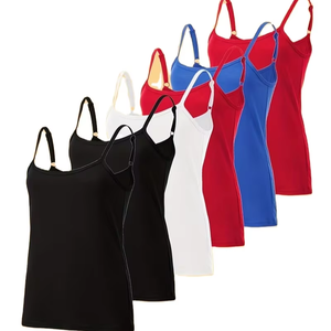 Collection de hauts pour femmes à col rond, imprimé de Noël, personnalisés, fabriqués au Bangladesh - Product Image 1