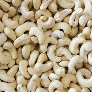 Venta Caliente de Nueces de Anacardo de Alta Calidad Marca SANTIGO W320 Crudas 1Kg Vietnam Servicio OEM/ODM - Product Image 1