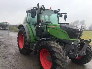Tractor agrícola Fendt 208 V Vario usado con motor de 150HP/100HP/75HP, rodamiento de engranajes, tractores de ruedas agrícolas en Stock - Product Image 4
