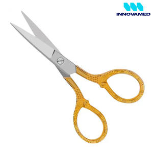 Tijeras para Cutículas de Acero Inoxidable para Manicura y Pedicura, con Logotipo Personalizado, para Mano Derecha, Duraderas, de INNOVAMED - Product Image 2