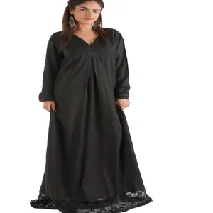 खूबसूरती से डिजाइन स्टाइलिश फीता नीचे काले रंग के साथ Abaya वी गर्दन महिलाओं और लड़कियों के लिए बांस कपड़े में किए गए