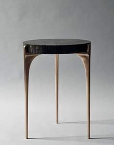 Table basse en métal avec plateau en bois qui offre une durabilité conservant l'élégance pour un environnement intérieur contemporain - Product Image 2