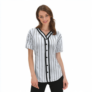 Camiseta de béisbol de línea de rayas personalizada, camiseta de béisbol con botones para mujer, camiseta de béisbol de entrenamiento deportivo de poliéster 100% para mujer - Product Image 3