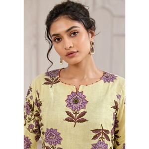 Conjunto de Kurta y Palazzo de Algodón Blanco Bordado para Mujer con Dupatta - Mangas Tres Cuartos - Product Image 2