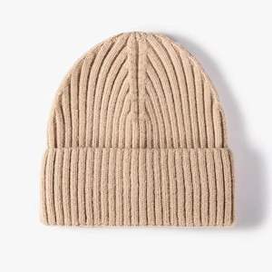 Grande demande Vente en gros Chapeaux d'hiver Hommes Femmes Bonnet unisexe Chapeau tricoté brodé avec logo personnalisé - Product Image 4