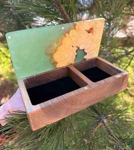 Boîte à bijoux en résine peinte à la main, écologique, avec incrustation d'époxy vert, couleur personnalisée, cadeau de rangement pour femmes, décoration d'intérieur - Product Image 2