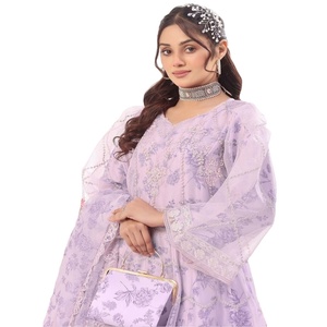 Organza bordada nupcial Lehenga Choli ropa de fiesta para mujer trajes de tres piezas trabajo a mano diseños étnicos modernos Motis moda - Product Image 1